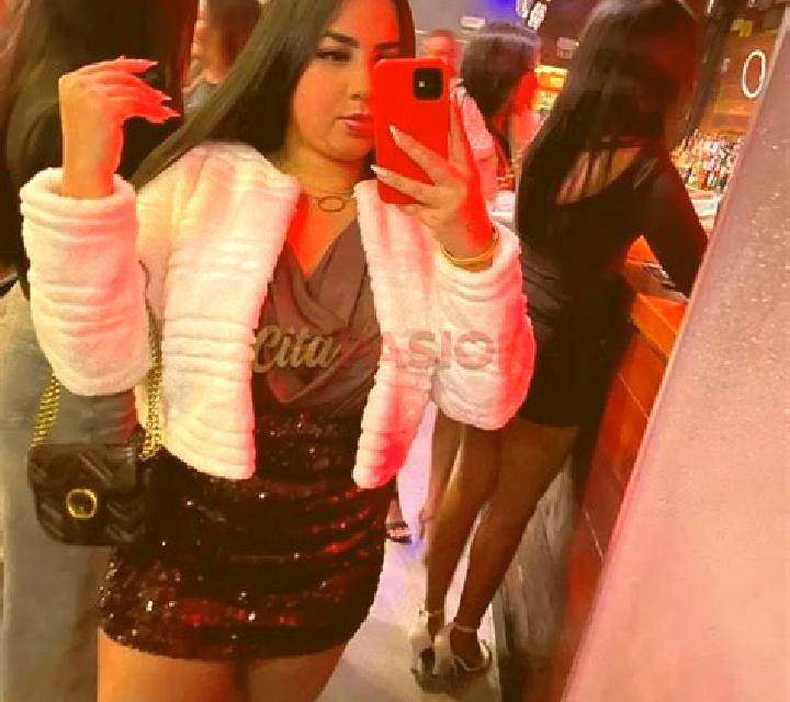 Adriana Asteasu escort