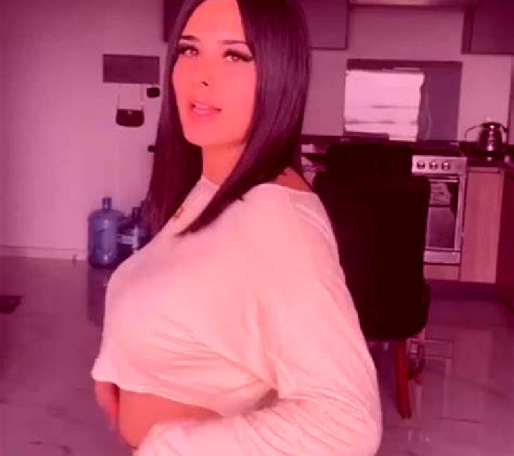 Adriana Oliva de Merida escort