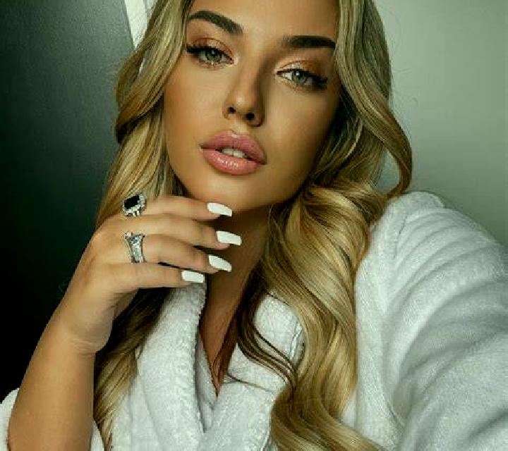 Alba 3 Campazas escort
