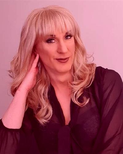 Alba Almaden escort