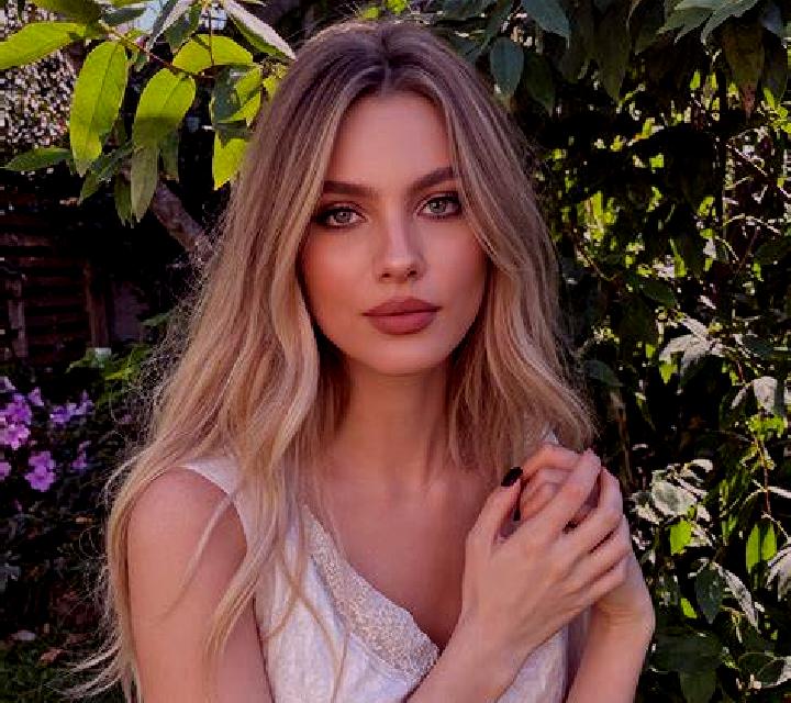 Alba Valsalobre escort