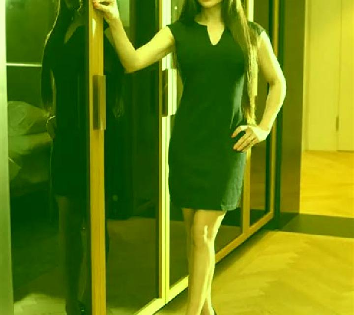 Andrea Almuniente escort