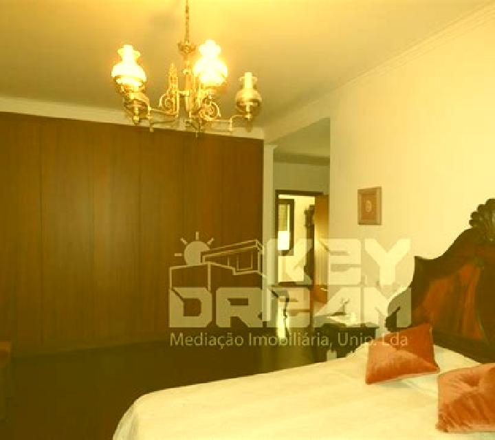 Antonella Sinarcas escort