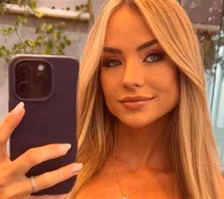 Carla 2 Villardefrades escort
