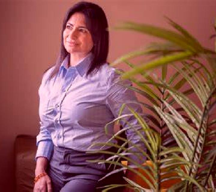 Cecilia Fuente la Reina escort