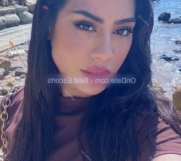 Claudia San Adrian escort