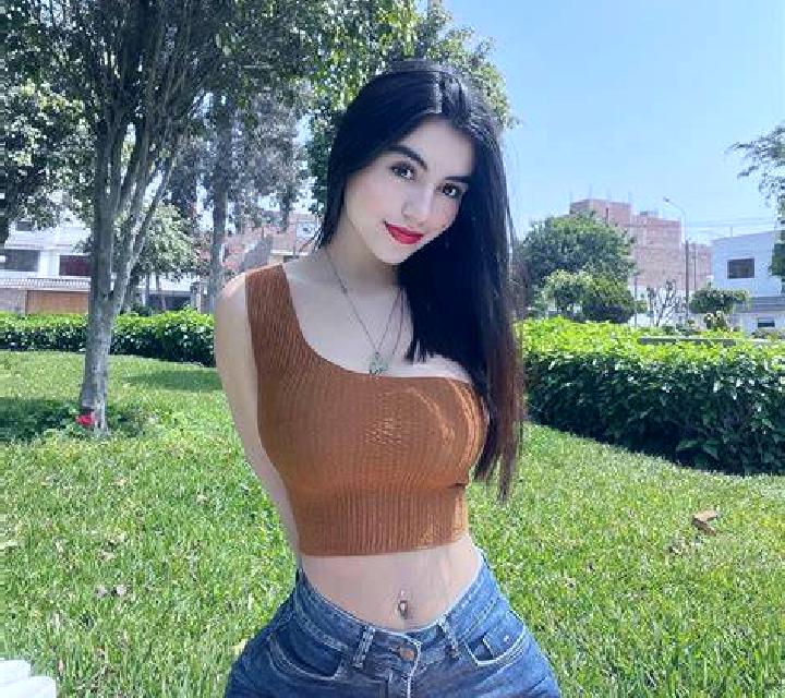 Cristina Muxika escort