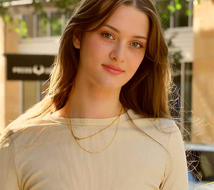 Cristina Segart escort