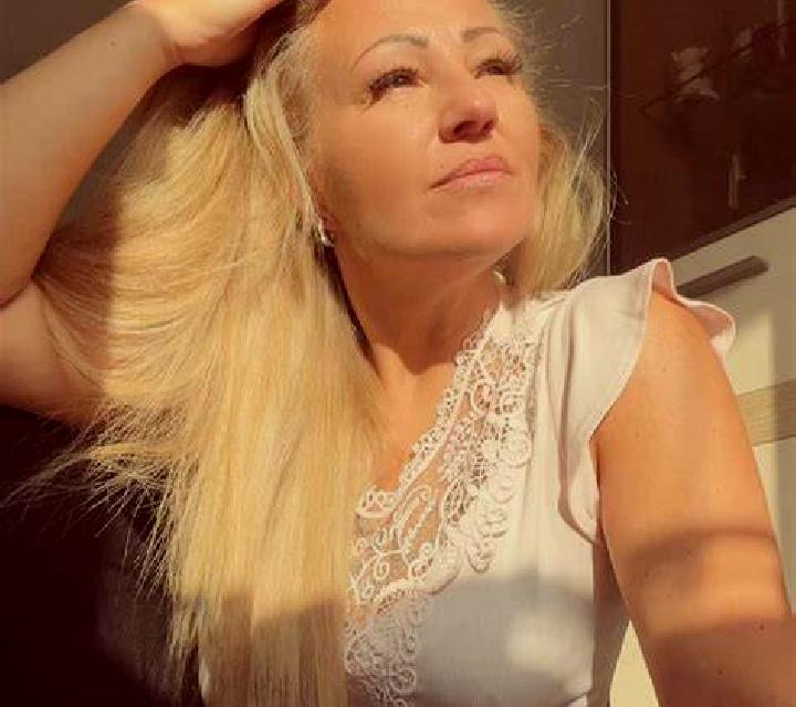 Elena 2 Ejeme escort