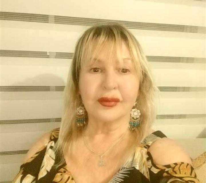 Emilia Badolatosa escort