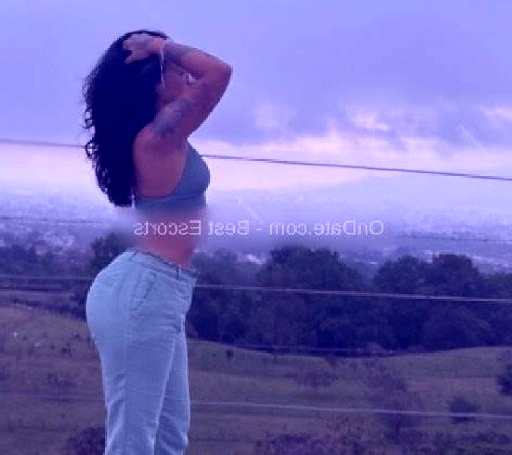 Estrella Es Cubells escort