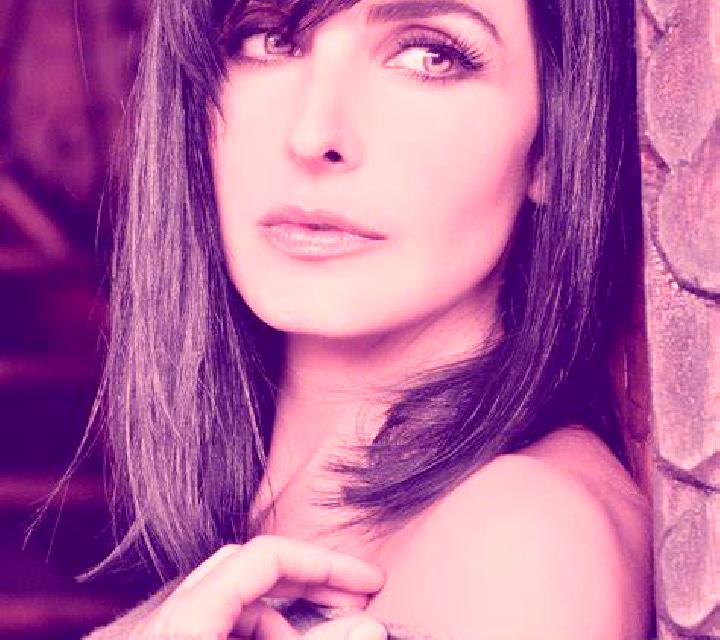 Gabriela Almaluez escort