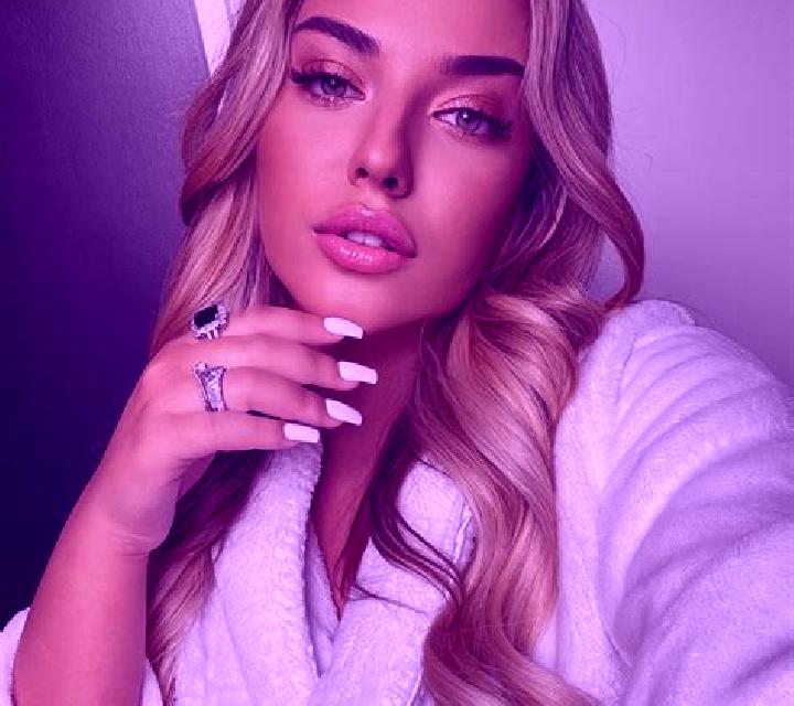 Isabela 2 Cinco Olivas escort