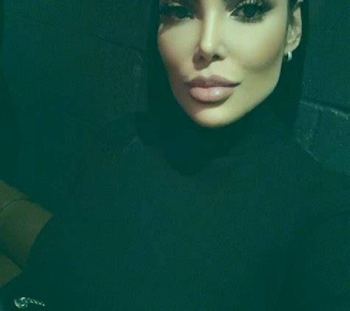 Jade 2 Lardero escort