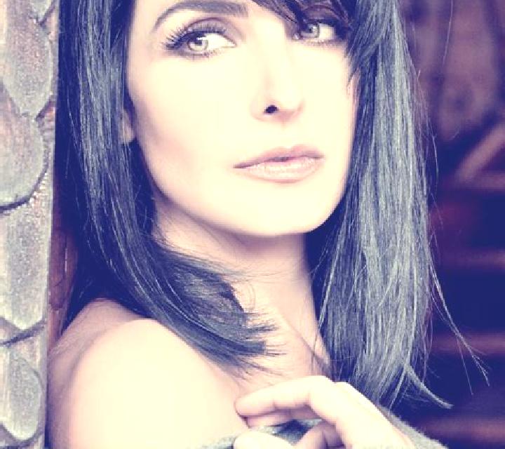 Josefina Beniarres escort