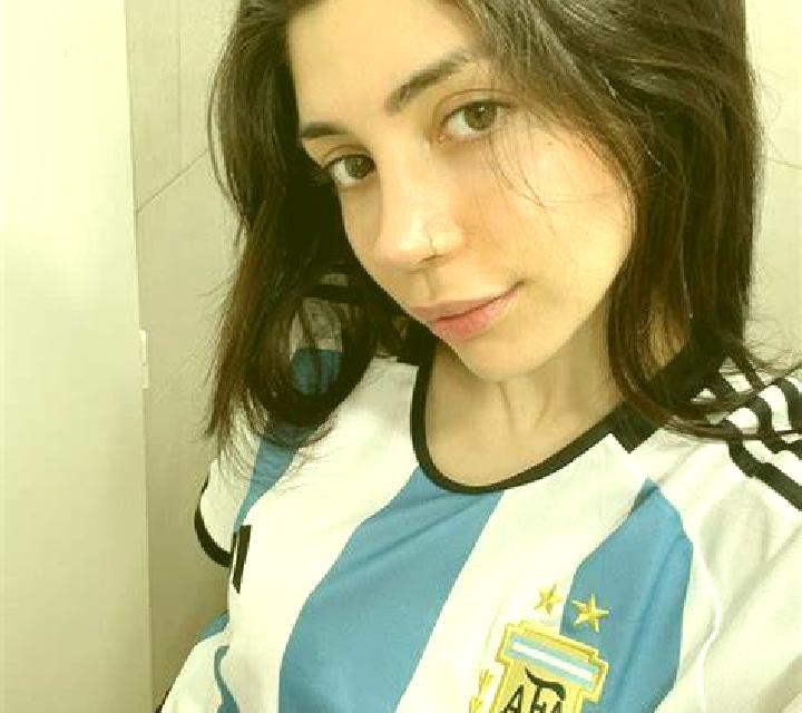 Julia 3 les Roquetes escort