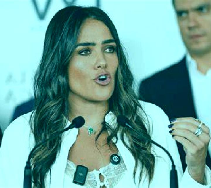 Julia Castrillo de la Vega escort
