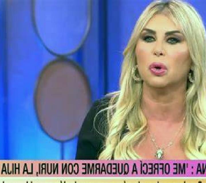 Julia Novele escort