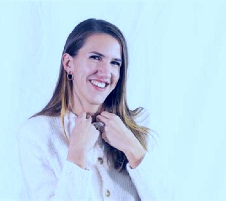 Julia Pol escort