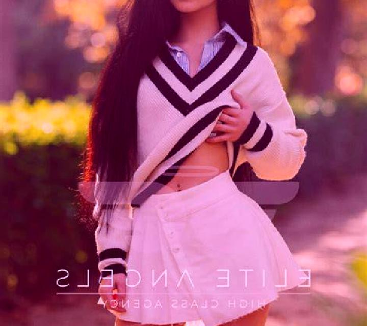 Laia Mahide escort