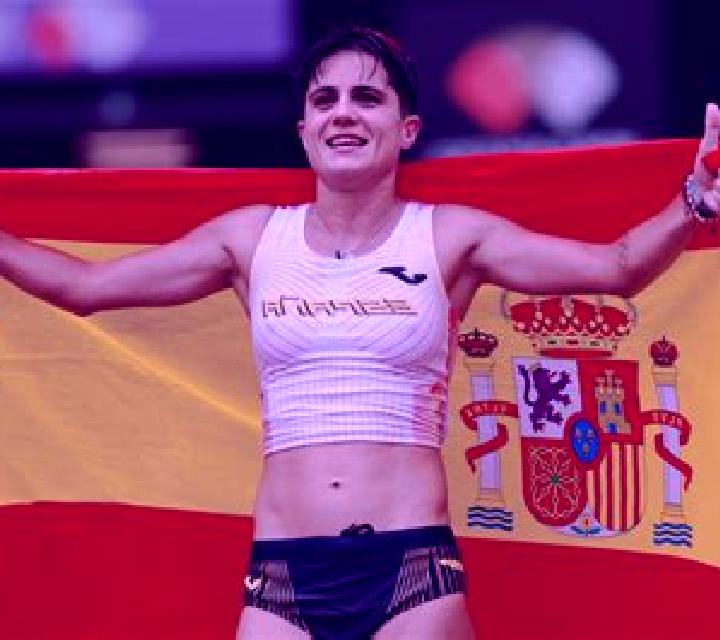 Lola Berbinzana escort