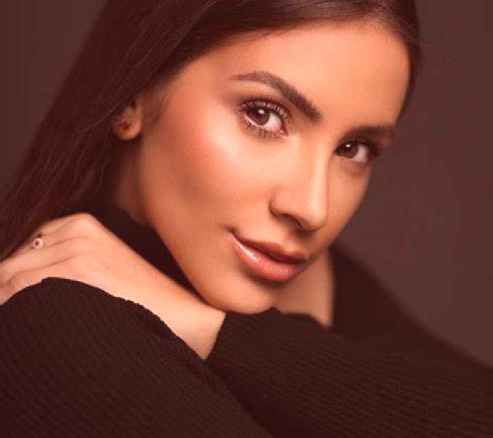 Lucía San Miguel de Valero escort