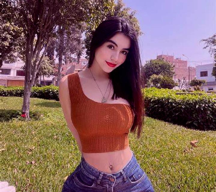 María 3 Nivar escort