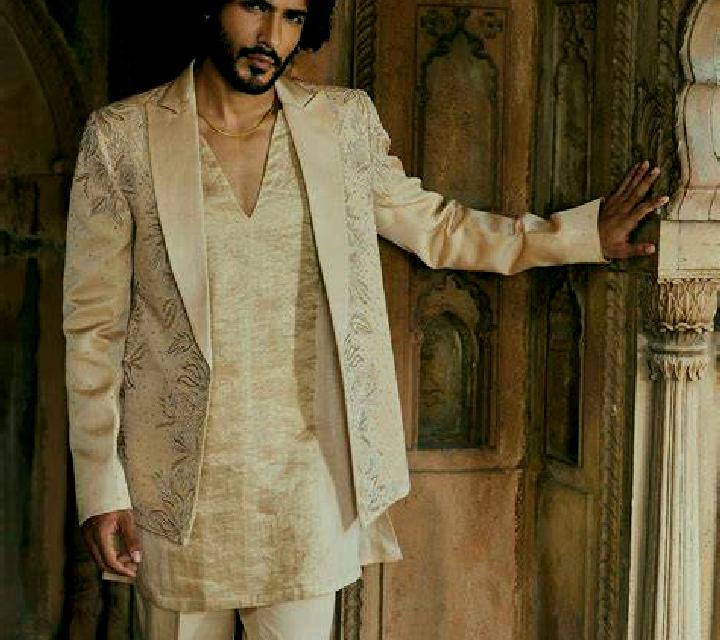 Mariana Mirandilla escort