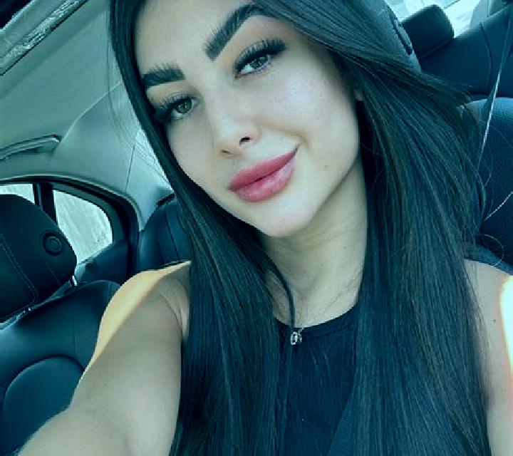 Martina Ibdes escort