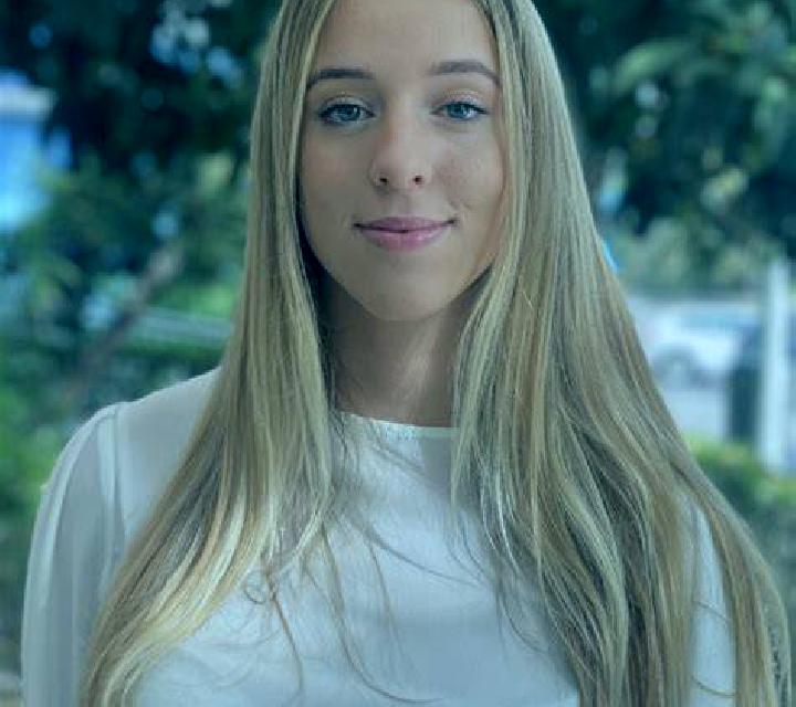 Martina Ojacastro escort