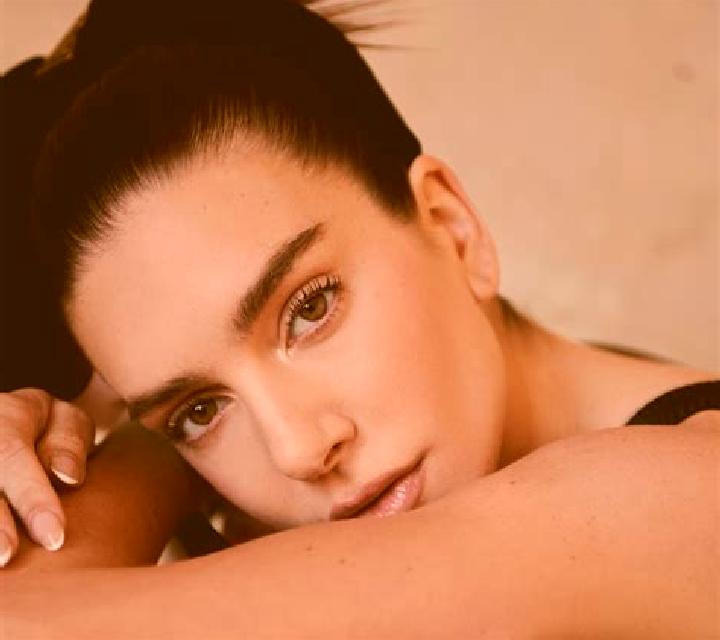 Martina Porcuna escort