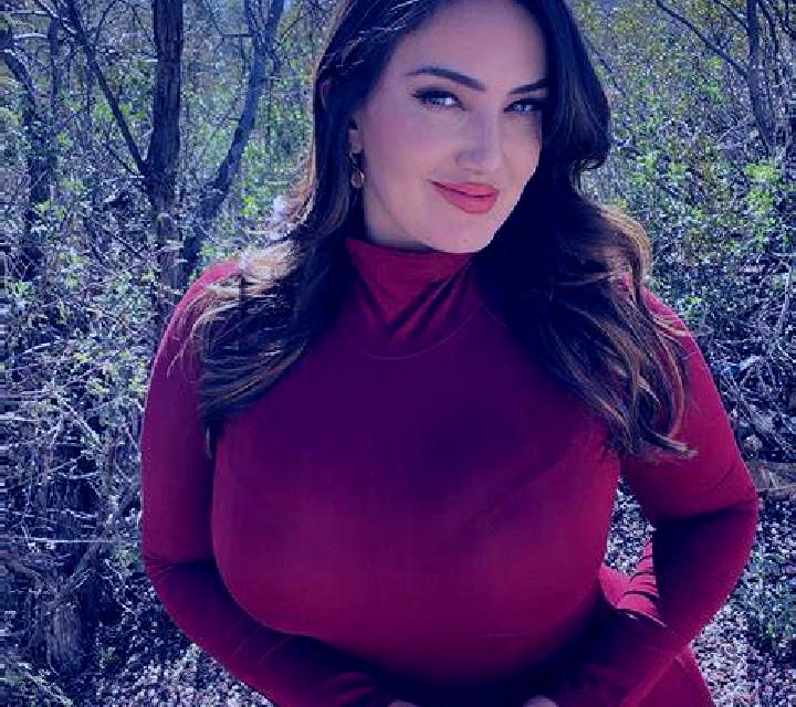 Miriam Senyera escort