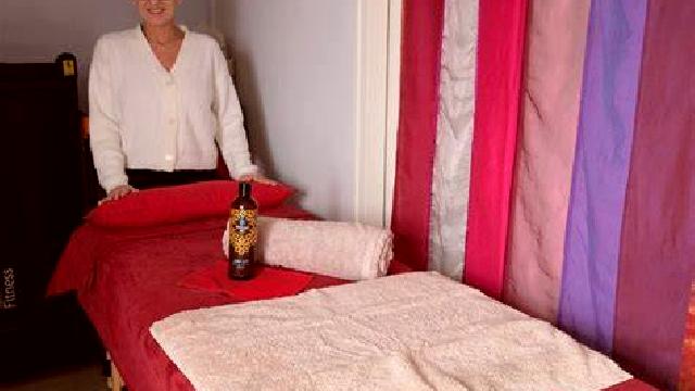 Nadia Manquillos escort