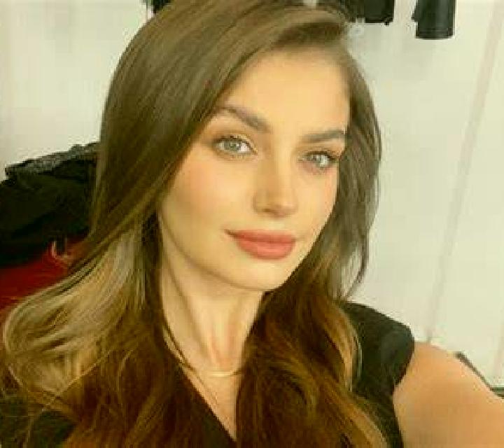 Ángela 2 Vecinos escort