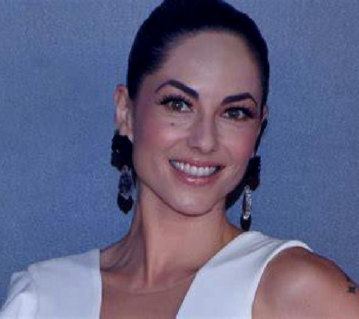 Ángela Cala Reona escort