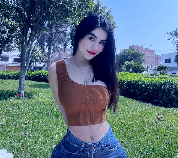 Paula Pola de Laviana escort