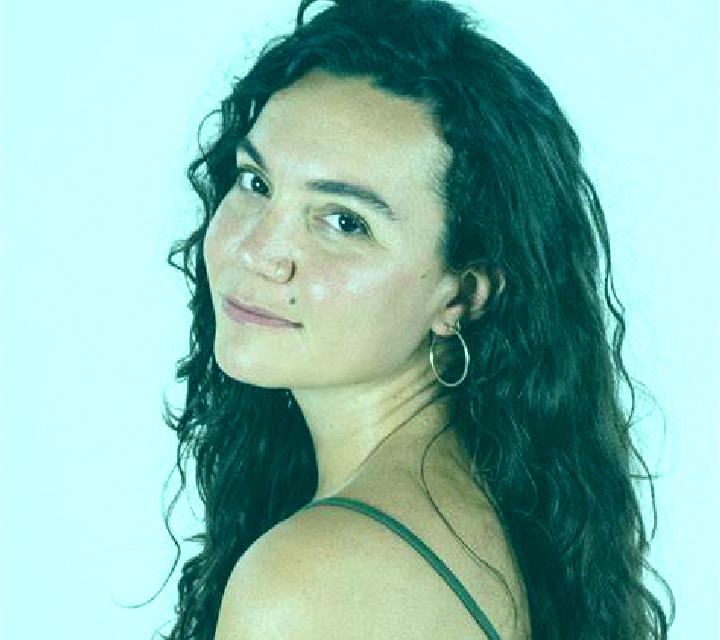 Renata Comares escort