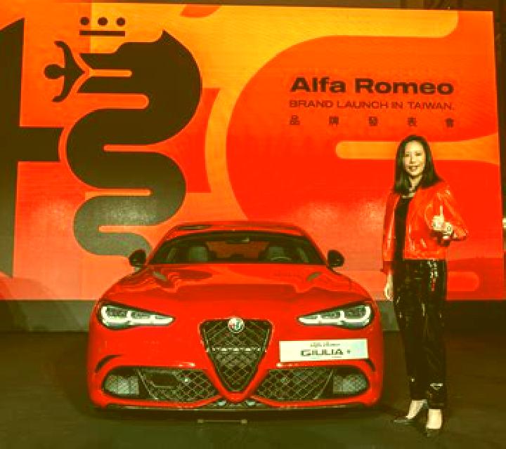 Sara 2 Deza escort