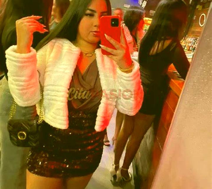 Sara Guarroman escort