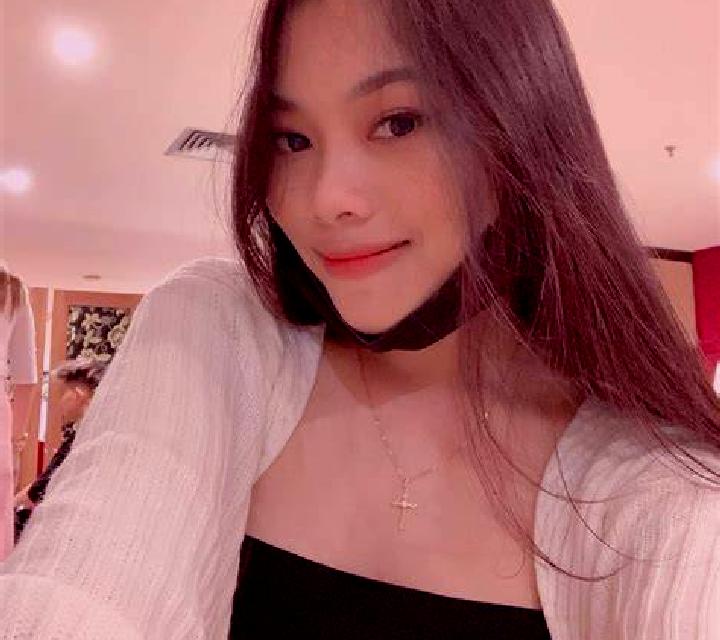 Valentina Riopar escort