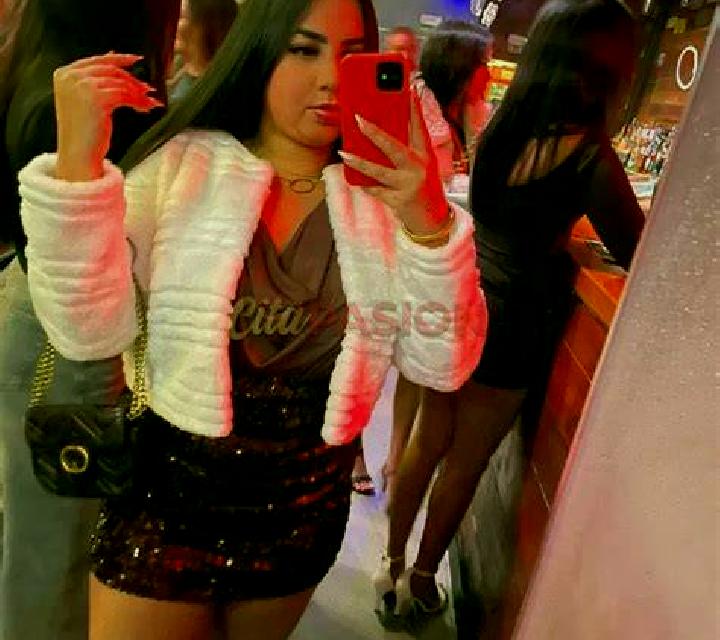 Yasmin Ventas con Pena Aguilera escort