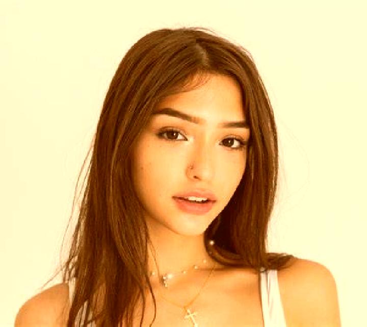 Yasmin Villar del Infantado escort