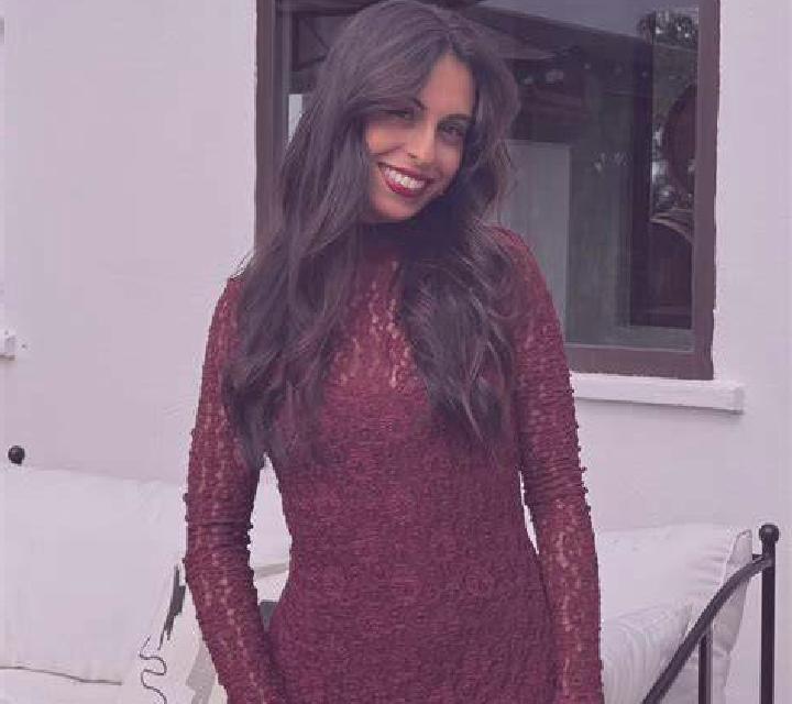 Zara 3 Blesa escort